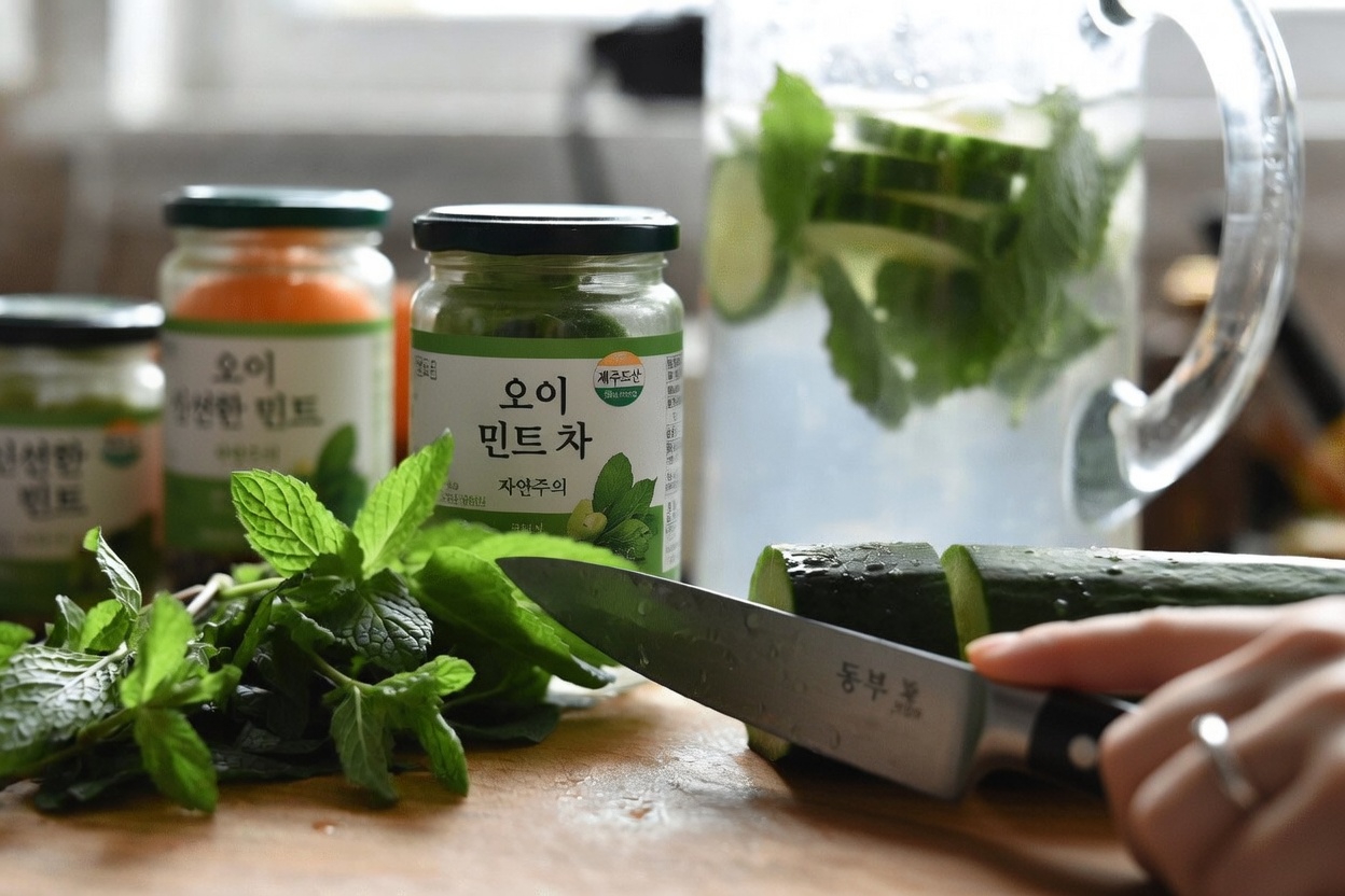 신장 건강을 돕고 독소를 배출하는 데 알아두어야 할 10가지 아침 음료