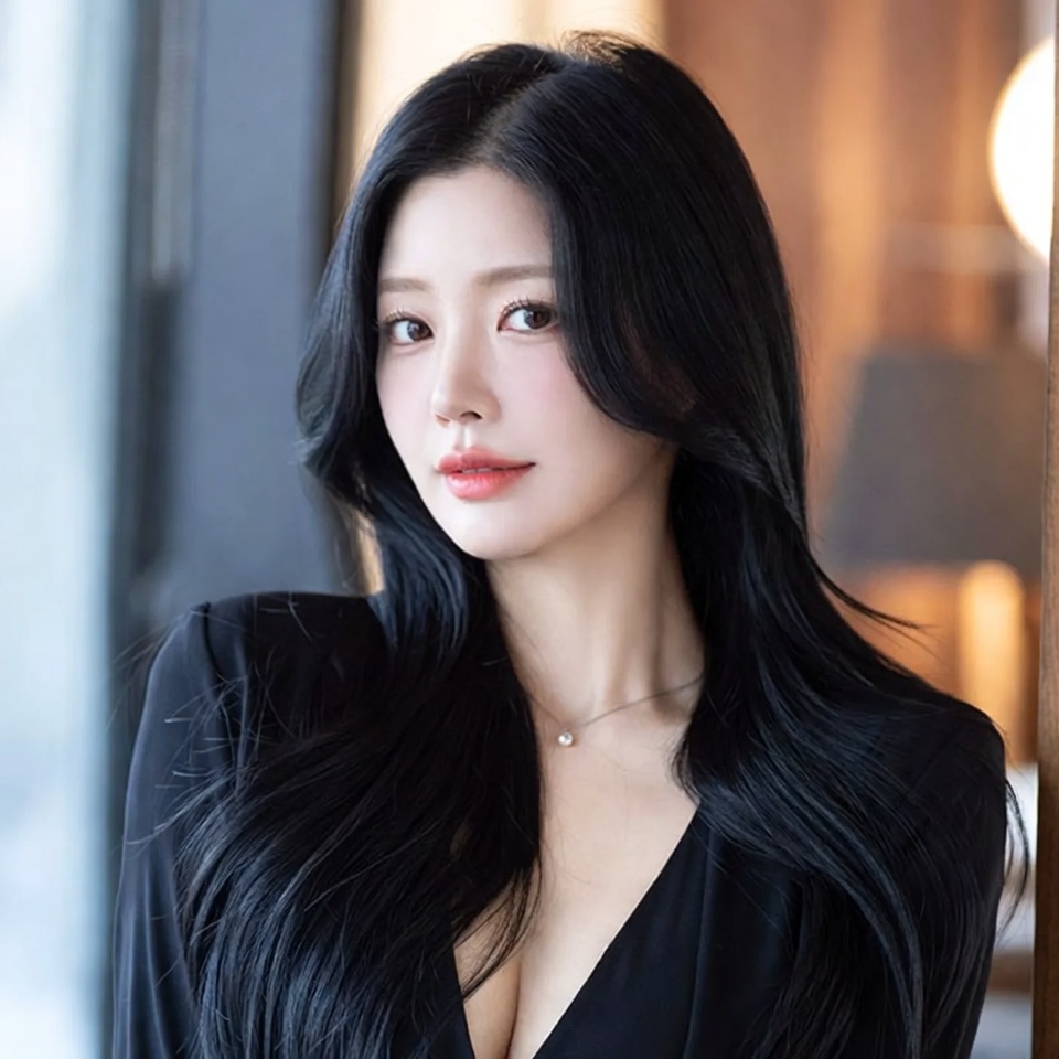 길고 검은 머리카락을 위한 블랙 세럼