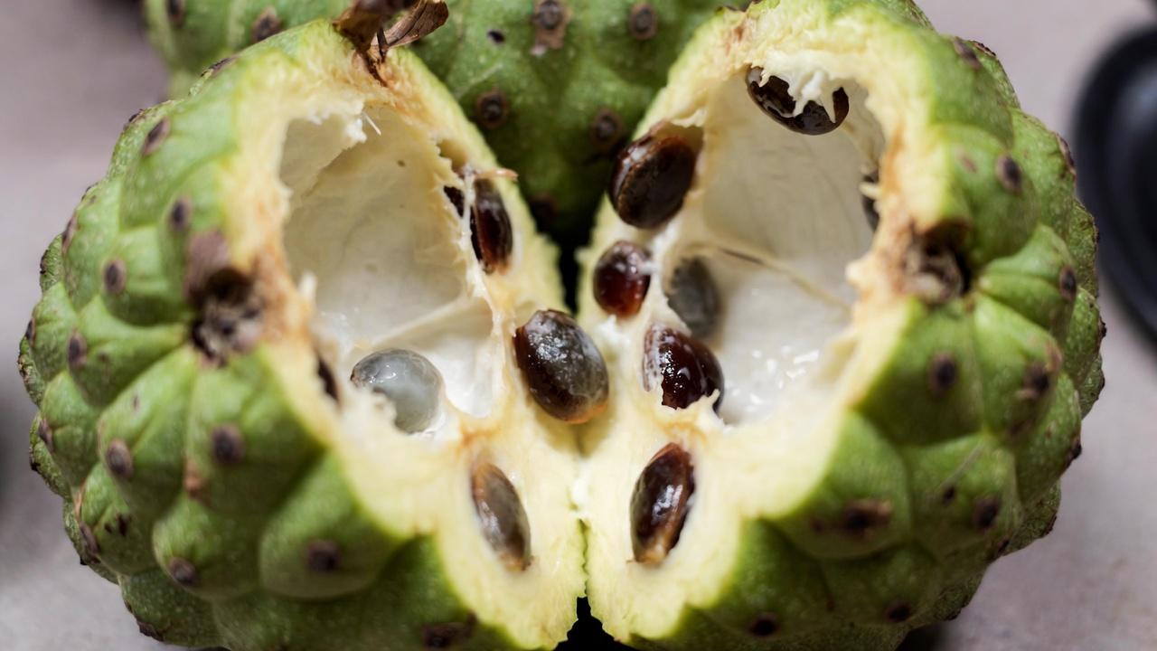 체리모야: 노년기의 항산화 지원을 높여줄 크리미한 열대 과일을 더 자주 먹는 10가지 쉬운 방법